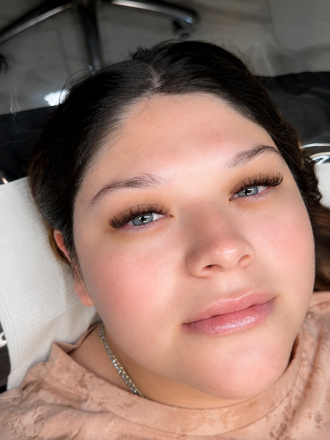 A client of Kenia's with her new lashes